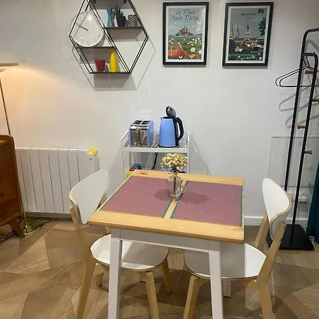 Сasa de vacaciones Duplex House With Small Terrace Bayeux