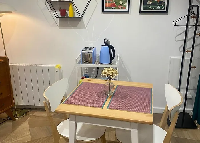 Сasa de vacaciones Duplex House With Small Terrace Bayeux